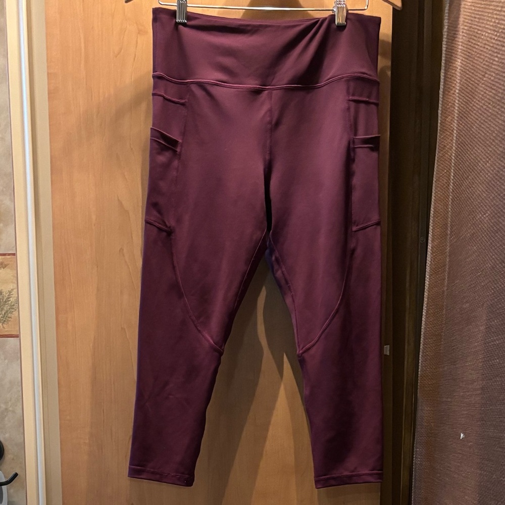 Zyia capris